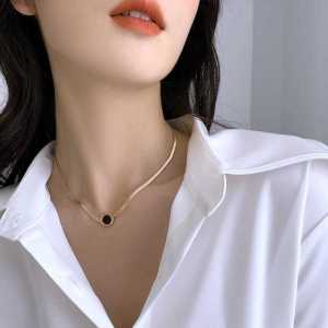 Kalung Titanium Anti Karat Wanita Liontin Bulat Hitam Rantai Pipih / Aksesoris Wanita Asli Titanium