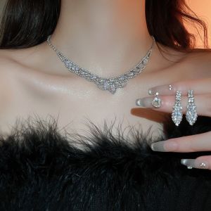 CUTE ELVES 3Pcs U-Shaped Necklace and Earring Set Rhinestone European Style Water Drop Pendant Necklace Temperament Fashionable Crystal Bride Jewelry Set Banquet