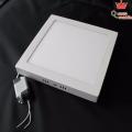 Đèn led nổi ốp trần 18w vuông ánh sáng trắng.