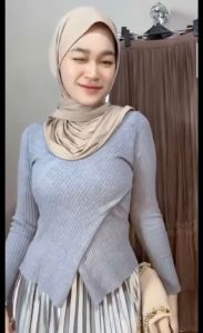 Blus Rajut Wrap Neck V Wanita Polos Elegan