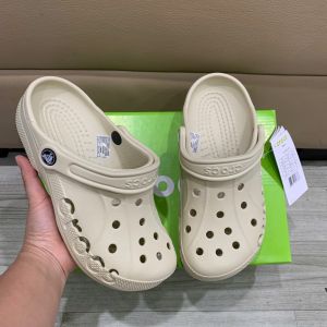 Dép sục crocs baya classic clog chuẩn xịn chống hôi chân nhựa tế bào êm mềm đúc liền khối siêu bền đi mưa lội nước đi biển Crocs baya classic clog cho cả nam và nữ màu kem