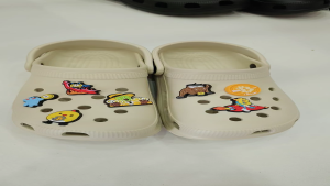 Sticker 2D Charm jibbitz gắn dép sục mẫu C24 BTC