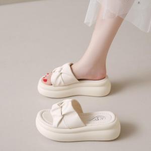 Free Shipping Comfortable Everyday Thick-Soled Sandals For Women Suitable For Outdoor Wear In Summer 2026 New Fashion High-End Style Beach Sandals Non-Slip For Women