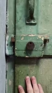 LLY หมุนสลักกลอนประตูโลหะผสมสังกะสีหนา รักษาความปลอดภัยสลักประตูความปลอดภัยประตูล็อคสไลด์ - สมุดร้านครีม 200 มิตร