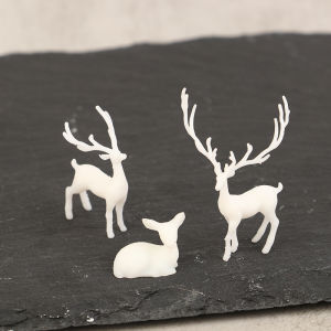 [tianjunmaoyi] 1Pc Mini Resin Deer Christmas Forest Elk White Dessert Table Decor Merry Christmas Decor For Home Kids New Year Gift