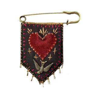 Heart Brooch Protections Charm Pocket Embroidered Flag Brooch Volunteer Appreciation Gift Pin For Hope Preservation Gift