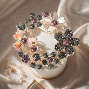 Hmeme เข็มกลัดแฟชั่นประดับพลอยเทียมรูปดอกไม้คริสตัลสวยงามสำหรับผู้หญิงเสื้อผ้าเสื้อโค้ทเครื่องประดับของขวัญเครื่องประดับ