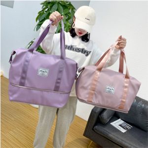 ถูกพร้อมและมีส่งจากไทย: กระเป๋าเดินทาง กระเป๋าสะพายพายข้าง-ถือใหญ่กันน้ำ ใส่ของได้เยอะมาก ขยายได้ สีพาสเทล - 1 ราคา