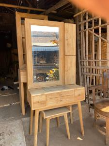 Meja Rias Minimalis Sleding Kaca Kayu Jati