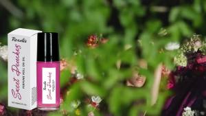 ✨ Peach Blossom Roll-On Perfume 30ml Subtle Fruit Scent Natural Light Fragrance Portable