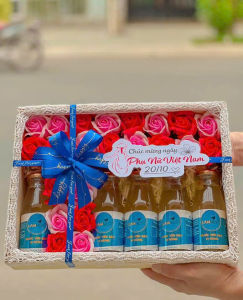 (CHỈ SHIP HỎA TỐC) khay quà tặng 20.10  20.11 gồm 5 hủ yến 185ml 10% yến thiệptagtúi mica