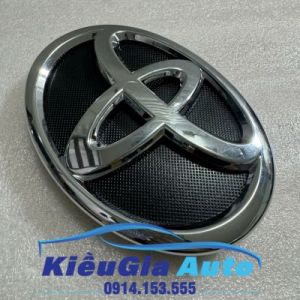 Logo trên ca lăng Toyota Fortuner 2016-2020 753100K080 Chính hãng