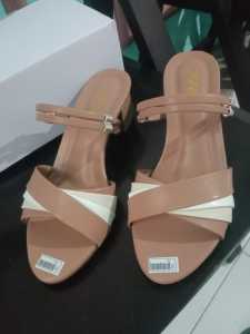 sandal/sepatu hak tahu model 2 warna kekinian termurah azea