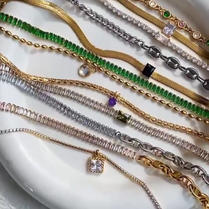 Silver Heart Necklaces Cats Collars Pet Adjustable Collar Elegant Heart Pendant Necklace Princess Collar