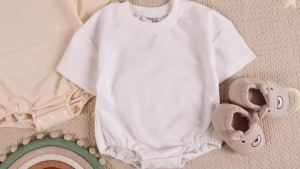 ชุดวันเกิดครึ่งปีสำหรับเด็กผู้หญิง ลายผึ้ง ชุดรอมเปอร์ฟองสำหรับเด็กผู้หญิงวันเกิดครึ่งปี ครึ่งทางสู่วันเกิดครบรอบหนึ่งปี