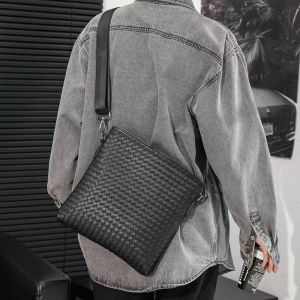 NAIL SALON ความจุขนาดใหญ่ กระเป๋าสะพาย หนัง PU ดำ กระเป๋าแท็บเล็ต ทันสมัย รุ่น 6019 กระเป๋าสะพายข้าง ชาย