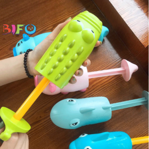 [SIZE TO] Đồ chơi phun nước cầm tay hình cá sấu cá mập đáng yêu cho bé