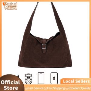 Women Girls Compact Faux Suede Shoulder Bag Crossbody Bag for Daily Use and Travel in Elegant Style