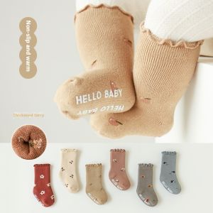 ถุงเท้าเด็กน่ารักด้วยดีไซน์ดอกไม้ผ้าฝ้ายนุ่มสำหรับฤดูหนาวฤดูใบไม้ร่วง