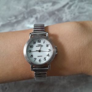 Đồng hồ nữ COMO Valentino dây chun second hand si nhật- đã qua sử dụng