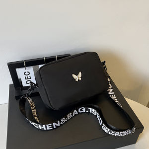 กระเป๋าสะพายข้างผู้หญิง ป้ายผีเสื้อกระเป๋า Messenger สีทึบแฟชั่น อุปกรณ์เสริมทุกวัน