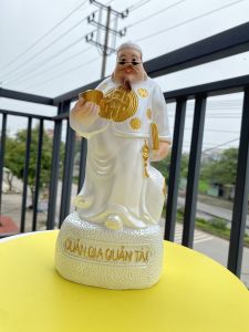 Ông Quản Gia Quản Tài Trắng Giúp gia chủ chiêu tài chiêu lộc