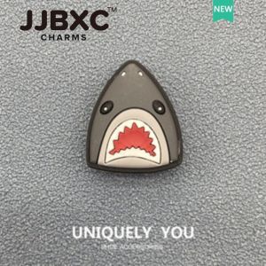 เจบีเอ็กซ์ซี ข้ามเสน่ห์ การปรับให้เข้ากับอย่างเป็นทางการรองเท้าพิเศษด้านบนตกแต่งหัวเข็มขัดยางการ์ตูนฉลามชุด