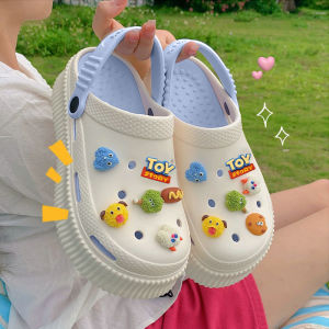 LHMoonlight แนะนำเลย รองเท้าแตะแฟชั่นผู้หญิง เป็นงานหัวโต พร้อมสายรัดส้น พื้นนิ่ม ทรงสวย ใส่สบาย แถมฟรี การ์ตูนติดรองเท้าสุดน่ารัก รีบมาตำกัน