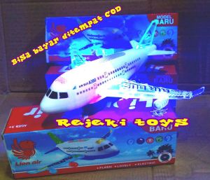 Mainan pesawat garuda / lion air /airbus / rejeki toys  mainan pesawat pakai batrai bisa jalan dan suara khas pesawat terbang