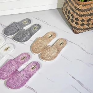 [Free Shipping] Womens indoor slippers with soft soles comfortable flat-heeled plastic closed-toe shoes transparent crystal slide sandals