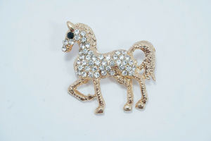 [ Woosilver ] Trâm Cài Áo Hình Con Ngựa Đính Đá Zircon – Sang Trọng Mạnh Mẽ & May Mắn 017