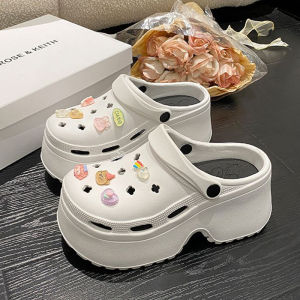 LHShoess สินค้าใหม่ มาแรง รองเท้าแตะหัวโตผู้หญิง งานจริงรุ่นนี้สวยตรงปกมาก พื้นหนา 7 ซม. มีมาให้เลือก 5 สีจุกๆ แมทช์ใส่ได้หลายลุค มาพร้อมอะไหล่ติดแบบแบ๊วๆ กดด่วนนน