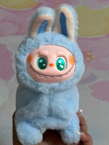 Labubu ของเล่นสุนัขกล่องทึบของเล่น Labugo หมาอิเล็กทรอนิกส์เรืองแสงของเล่นทำมือสำหรับขี่ Labubu สามารถร้องเพลงและย้ายของขวัญ