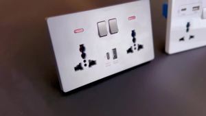 18W Type-C Plug Quick Charging Uk 13A Usb Wall SocketElectrical Outlet with 3.1A USB CUniversal Dual 5-pin Power Socket Panel