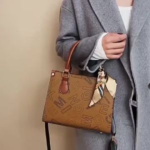 Fashion Trend Women's One Shoulder Crossbody Bag: B0267