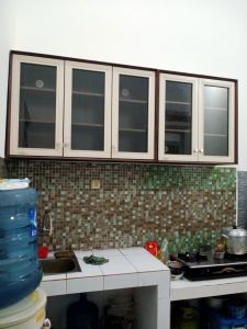 Lemari Dapur Gantung 5 Pintu Kaca