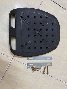 Đế bắt thùng sau/ cảng sau xe máy.