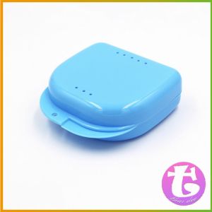 Thai Dee กล่องใส่รีเทนเนอร์พกพา กล่องใส่รีเทนเนอร์สีสดใส มีรูระบายอากาศ พลาสติกแบบหนา Silicone Braces Box