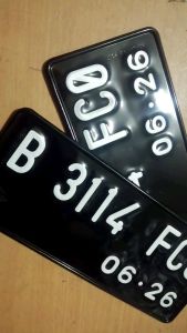 Variasi Plat Nomor Motor Berlogo Standar Stiker Cutting rapih