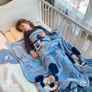 Chăn nhung tuyết siêu mềm mịn hình disney ngộ nghĩnh kích thước 1m1x1m5