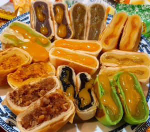 BÁNH PÍA KIM SA 12 VỊ TÂN HUÊ VIÊN - Hộp 12 CÁI 12 VỊ RIÊNG BIỆT - Đặc Sản Sóc Trăng