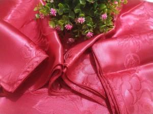 ผ้าห่มแพรแท้ Rayon Silk Blanket grade A ผลิตจากเส้นใยไหมธรรมชาติ ให้สัมผัสความนุ่มนวล เย็นสบาย ไม่ทำให้เกิดอาการแพ้ เหมาะกับผู้เป็นโรคภูมิแพ้