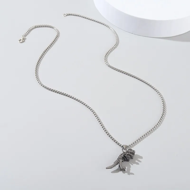 Dior dinosaur necklace best sale