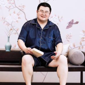 ชูดนอนผ้าซาติน ผู้ใหญ่ ไซส์ใหญ่ แขน-ขาสั้น ชุดนอนคนอ้วน #4949