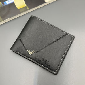 Stylish Mens Short Wallet Horizontal Soft Leather Design Multiple Card Slots for Casual Use