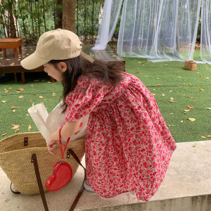 Bear Leader ชุดเดรสเด็กผู้หญิงลายดอกไม้สีทึบคอเหลี่ยมชุดเดรสเจ้าหญิงแสนหวานเสื้อผ้าเด็กแขนสั้นสำหรับฤดูร้อนปี2022