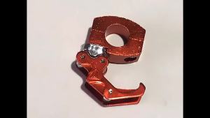 ตะขอแขวนของมอเตอร์ไซค์ ตะขอเกี่ยวของมอเตอร์ไซค์ มีหลายสีให้เลือก ติดตั้งง่าย ล็อคแน่น วัสดุทำจากอลูมิเนียมอัลลอยด์