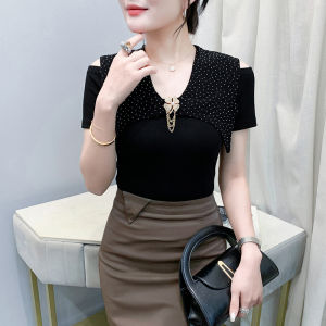 Yimei thời trang Châu Âu Áo phông cổ chữ V tay ngắn nữ 2025 Áo Kim cương giả Phong cách thiết kế mới áo cotton khối màu nhỏ đa năng và sành điệu