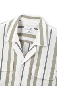 Áo sơ mi nam ngắn tay Dugarco vải Linen thoáng mát họa tiết kẻ to dáng casual 243SMS21017