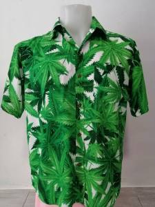 พร้อมส่ง เสื้อสงกรานต์ เสื้อฮาวายลายใบกัญชาสุดเทห์  เสื้อ เสื้อลายดอก เนื้อผ้าสปัน บางนุ่มใส่สบาย เสื้อเชิ้ตแขนสั้นชาย-หญิง เสื้อ